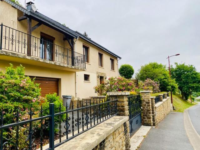 Gite La Mie De Pain Bogny-sur-Meuse Экстерьер фото